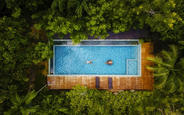 Construire une piscine hors-sol en bois : guide Écologique simple